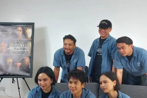 Sal Priadi Ciptakan Lagu Baru Secara Spontan saat Syuting "Monster Pabrik Rambut"